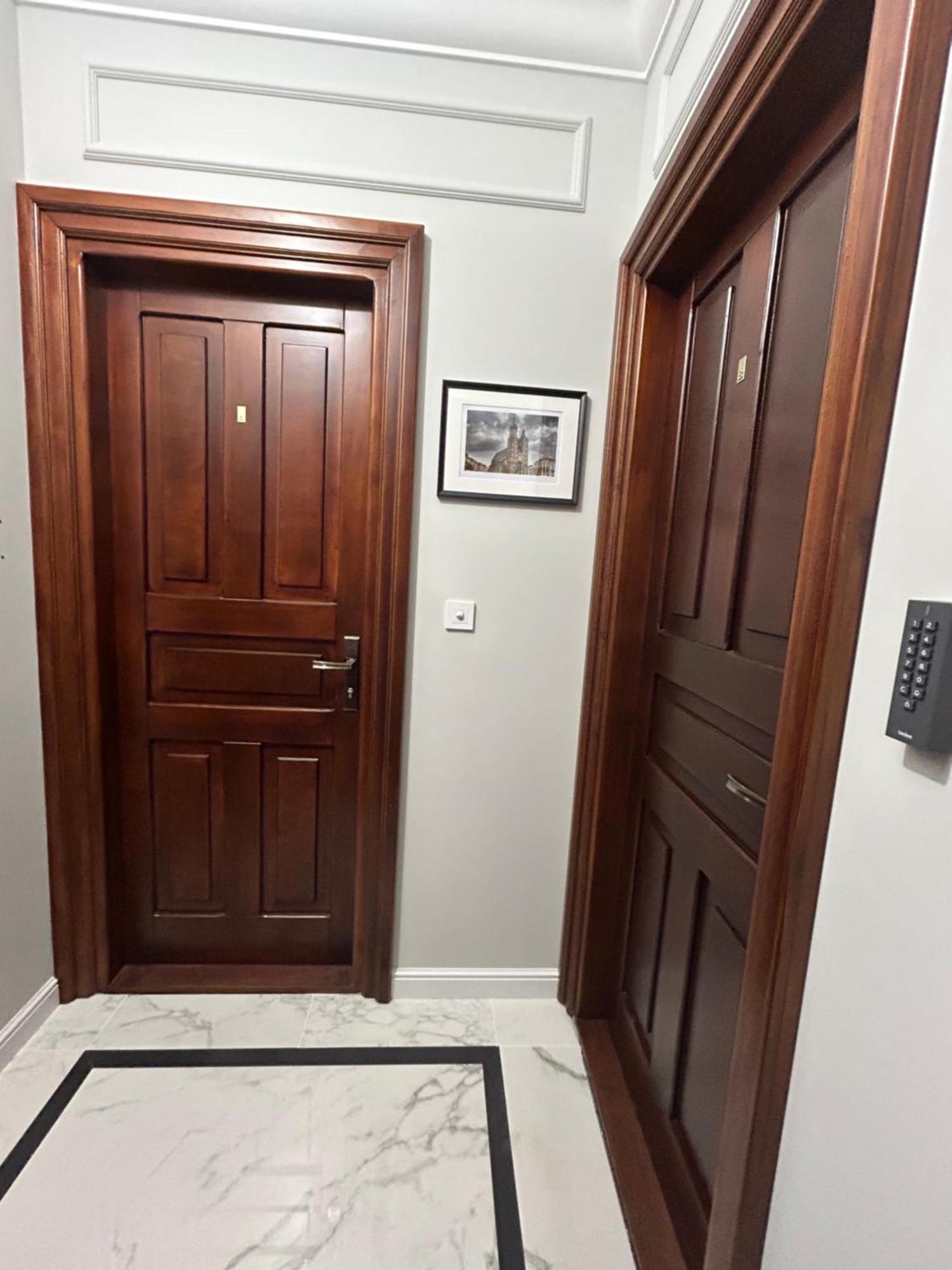 Charm & Comfort Renovated Gem In Old Town Sarego Apt B Krakow Luaran gambar