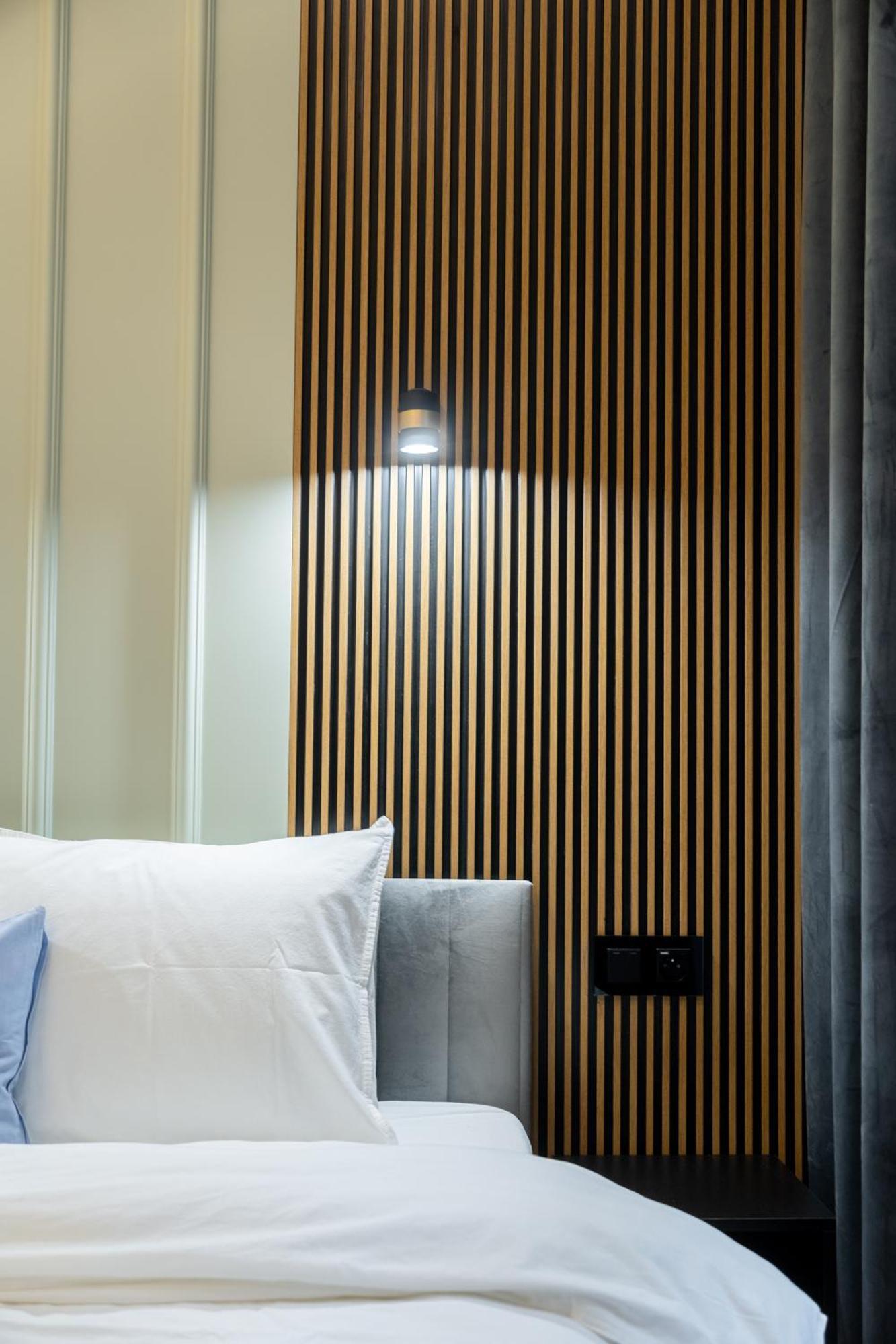 Charm & Comfort Renovated Gem In Old Town Sarego Apt B Krakow Luaran gambar