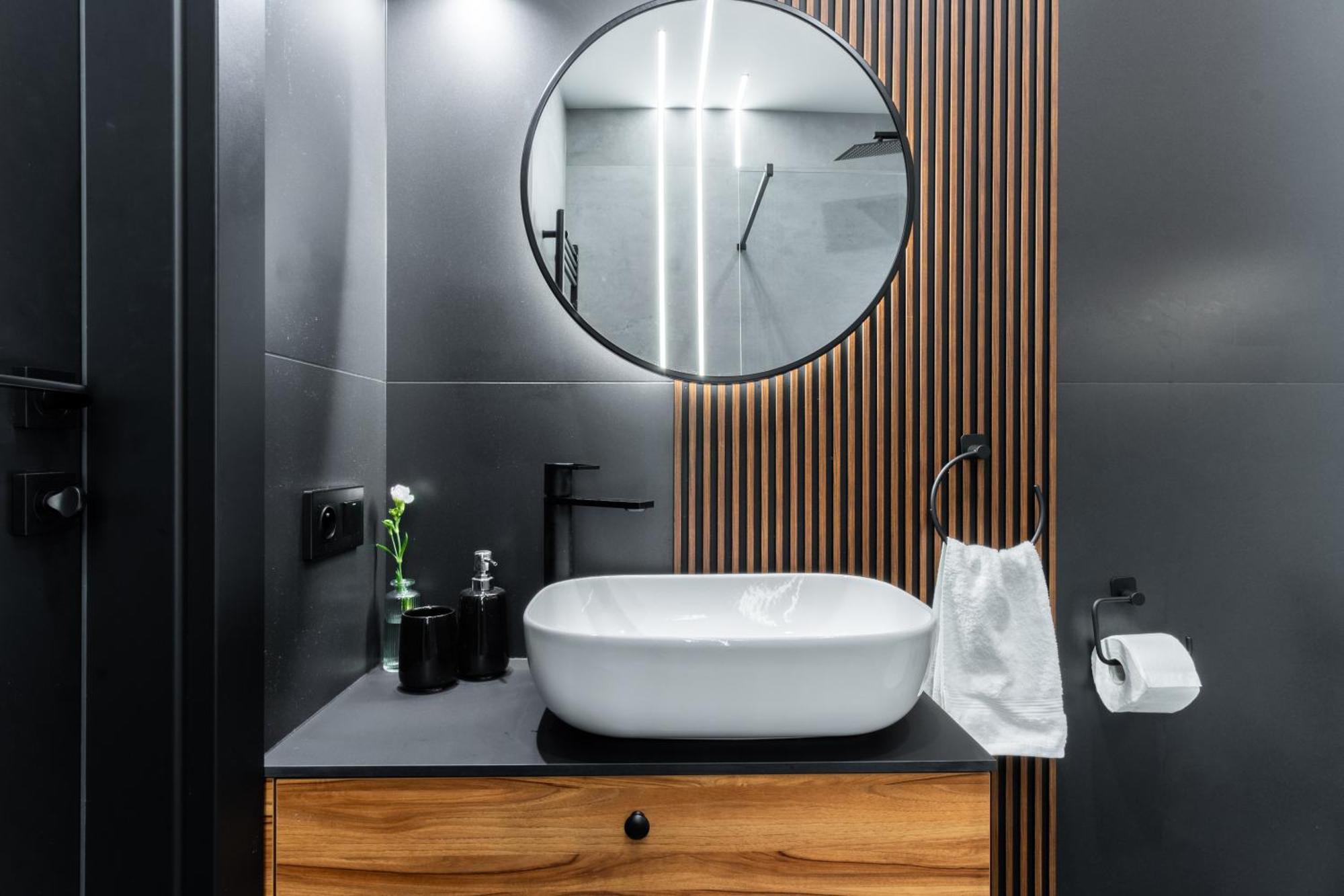 Charm & Comfort Renovated Gem In Old Town Sarego Apt B Krakow Luaran gambar