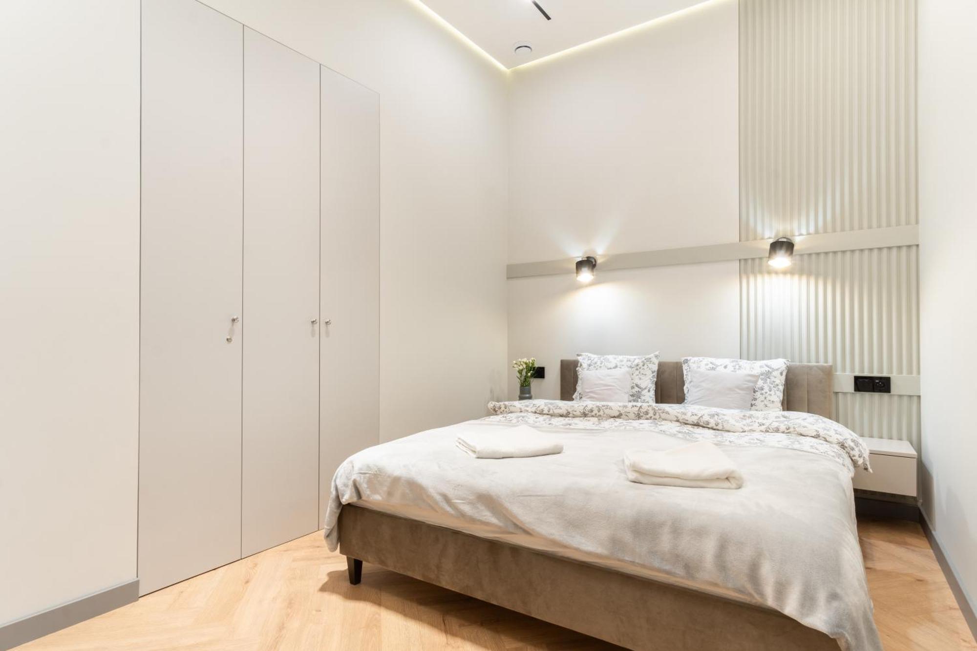 Charm & Comfort Renovated Gem In Old Town Sarego Apt B Krakow Luaran gambar